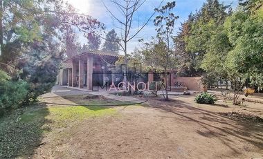 Casa en venta de 8 dorm. en Pirque