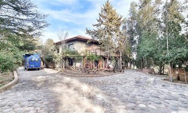 Casa en venta de 8 dorm. en Pirque