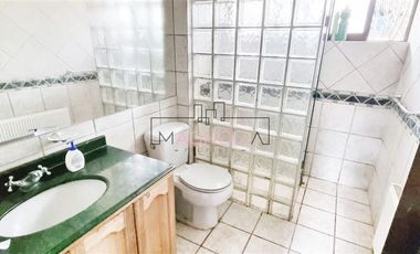 Casa en venta de 8 dorm. en Pirque