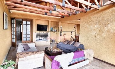 Casa en venta de 8 dorm. en Pirque