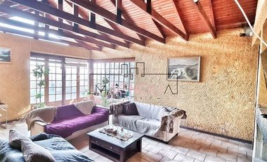 Casa en venta de 8 dorm. en Pirque