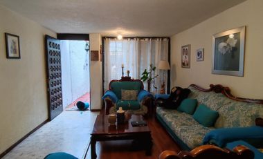 Casa en esquina en Venta en Col. Rinconada Coapa