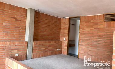 apartaestudio en arriendo en los rosales. Cod A316