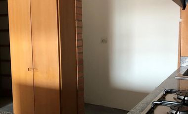 apartaestudio en arriendo en los rosales. Cod A316