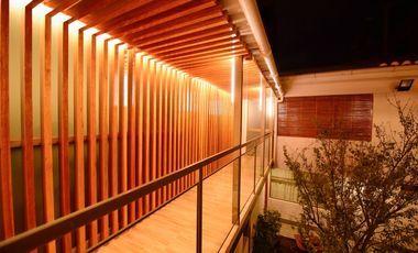 VENDO RESIDENCIA LUJOSA 330 M2 FRENTE AL PARQUE HUANCARO CUSCO