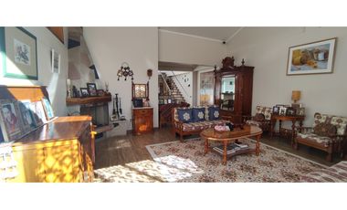 VENDO RESIDENCIA LUJOSA 330 M2 FRENTE AL PARQUE HUANCARO CUSCO