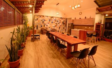 VENDO RESIDENCIA LUJOSA 330 M2 FRENTE AL PARQUE HUANCARO CUSCO