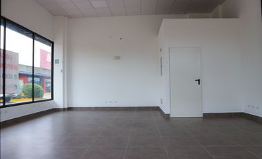 SE ALQUILAN LOCALES COMERCIALES EN EL CENTRO COMERCIAL LOS PUEBLOS