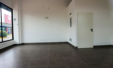 SE ALQUILAN LOCALES COMERCIALES EN EL CENTRO COMERCIAL LOS PUEBLOS