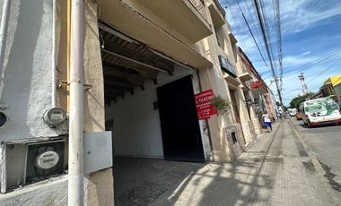 Bodega,  oficinas y amplio estacionamiento en renta en la calle 64