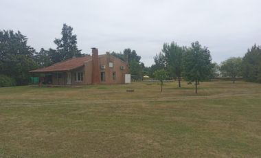 Casa en venta - 3 Dormitorios 2 Baños - Cochera - 4821Mts2 - Saladillo