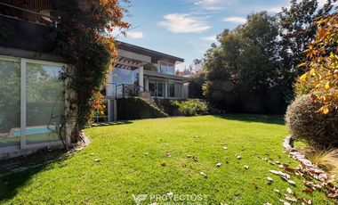 Casa en arriendo de 4 dorm. en Las Condes