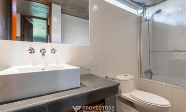 Casa en arriendo de 4 dorm. en Las Condes