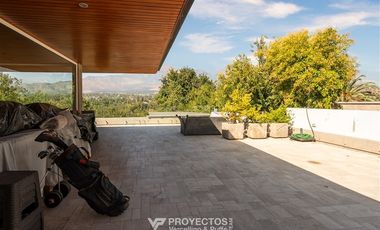 Casa en arriendo de 4 dorm. en Las Condes