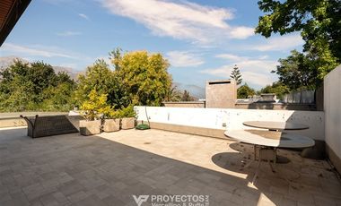 Casa en arriendo de 4 dorm. en Las Condes