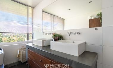 Casa en arriendo de 4 dorm. en Las Condes
