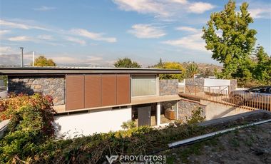 Casa en arriendo de 4 dorm. en Las Condes