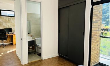 casa condominio en arriendo/venta en caminos de la carlina. Cod A4001