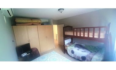 SE OFRECE EN ALQUILER AMPLIA CASA CON LINEA BLANCA COMPLETA