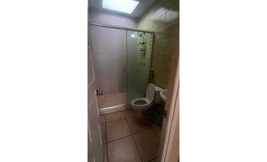 SE OFRECE EN ALQUILER AMPLIA CASA CON LINEA BLANCA COMPLETA