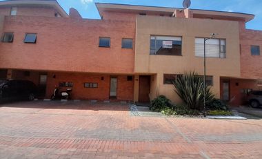 casa en arriendo en arrayanes. Cod A4279