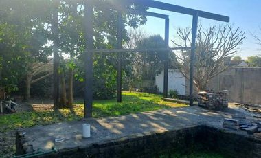 Casa en venta en Quilmes Este