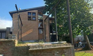 Casa en venta en Quilmes Este