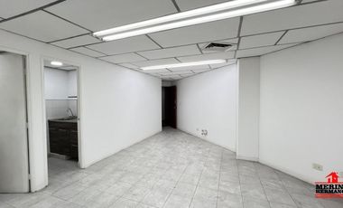 oficina en arriendo en la candelaria. Cod A4272