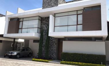 Casa en venta de 4 dormitorios con Terraza privada | Sector Hilacril, Tumbaco