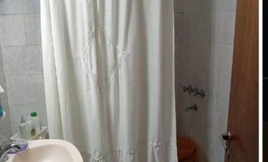 VENDO CASA 3 AMB C/DEPTO 2 AMB EN MAR DEL PLATA