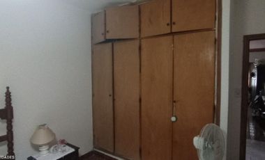 VENDO CASA 3 AMB C/DEPTO 2 AMB EN MAR DEL PLATA