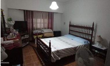 VENDO CASA 3 AMB C/DEPTO 2 AMB EN MAR DEL PLATA