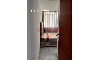 Se Alquila Departamento En Segundo Piso Frente A Playa De  Huanchaco A 1100 Nuevos Soles