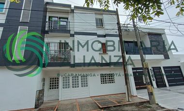 apartamento en arriendo en pueblo nuevo. Cod A15689