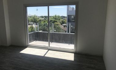 Lencke Vende - Excelente departamento 3 dormitorios c/cochera, como a estrenar