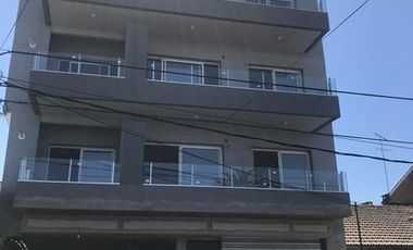 Lencke Vende - Excelente departamento 3 dormitorios c/cochera, como a estrenar