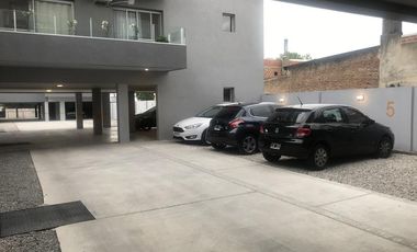 Lencke Vende - Excelente departamento 3 dormitorios c/cochera, como a estrenar