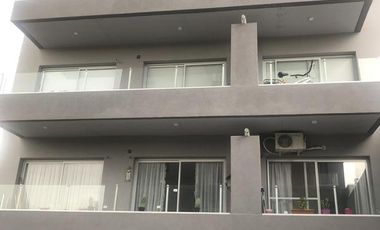 Lencke Vende - Excelente departamento 3 dormitorios c/cochera, como a estrenar
