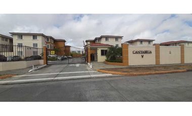 VENTA  APARTAMENTO EN LAS ACACIAS PH CANTABRIA V