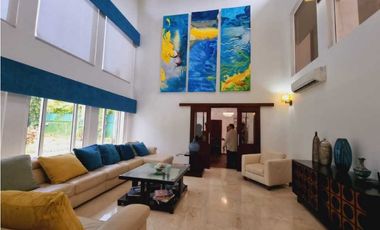 CASA CON PISCINA EN COSTA DEL ESTE  1800MT
