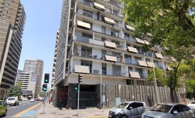 Estacionamiento en Arriendo en En Venta/ Arriendo Estacionamiento cercano a Estación Metro Sta. Isabel