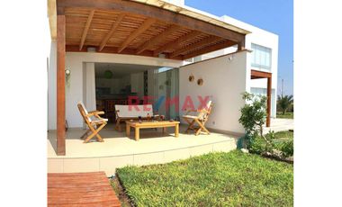 🏖️ ¡VIVE EN PARACAS COMO SI ESTUVIERAS DE VACACIONES TODO EL AÑO!
Moderna Casa de Playa en Condominio Sotavento – USD 255,000.00
📍 Nuevo Paracas – A