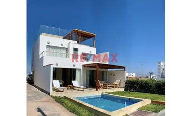 🏖️ ¡VIVE EN PARACAS COMO SI ESTUVIERAS DE VACACIONES TODO EL AÑO!
Moderna Casa de Playa en Condominio Sotavento – USD 255,000.00
📍 Nuevo Paracas – A