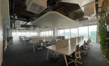 SE ARRIENDA OFICINA  EN MEDELLIN