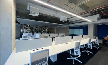 SE ARRIENDA OFICINA  EN MEDELLIN