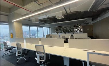 SE ARRIENDA OFICINA  EN MEDELLIN