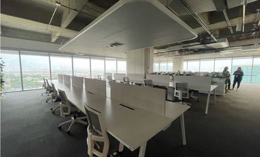 SE ARRIENDA OFICINA  EN MEDELLIN