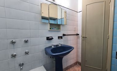 Alquiler temporada 2023 departamento 2 ambientes c/ balcón y vista a Plaza Colón
