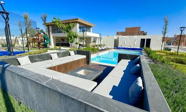 SUR EN VILANOVA EXCELENTE TERRENO MUY CERCA DEL AREA COMUN Y SUPER UBICADO