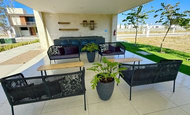 SUR EN VILANOVA EXCELENTE TERRENO MUY CERCA DEL AREA COMUN Y SUPER UBICADO